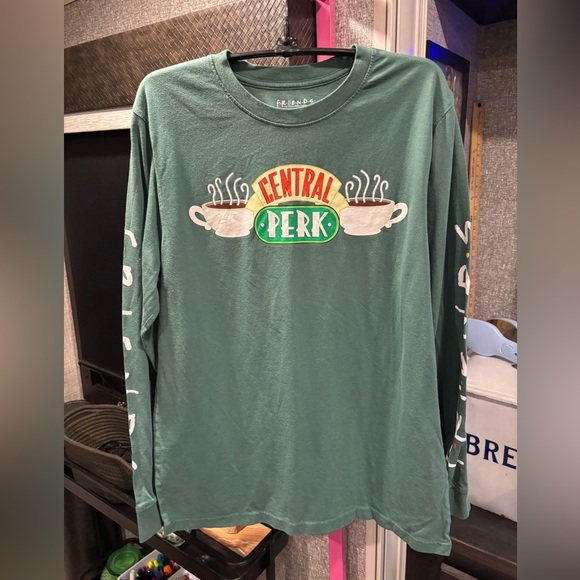 Friends Green Central Perk Friends T-Shirt size Medium - Picture 2 of 6